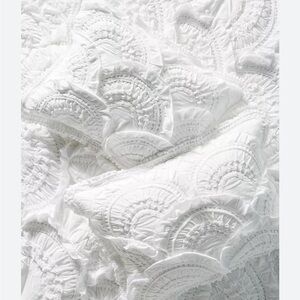 Anthropologie Rivulets King sham. set of 2 (white)